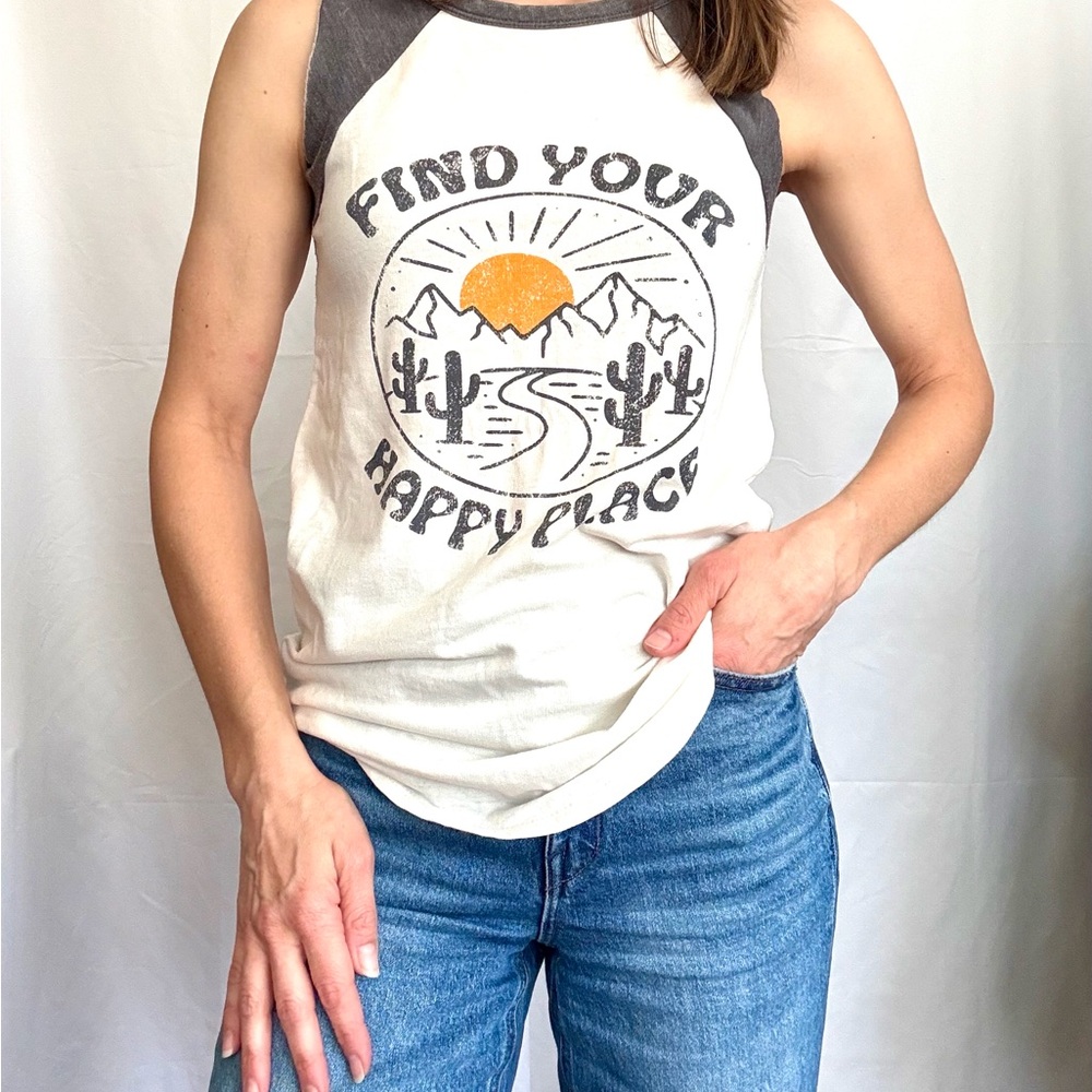 White Sleeveless Graphic Muscle Tee Desert Size XS